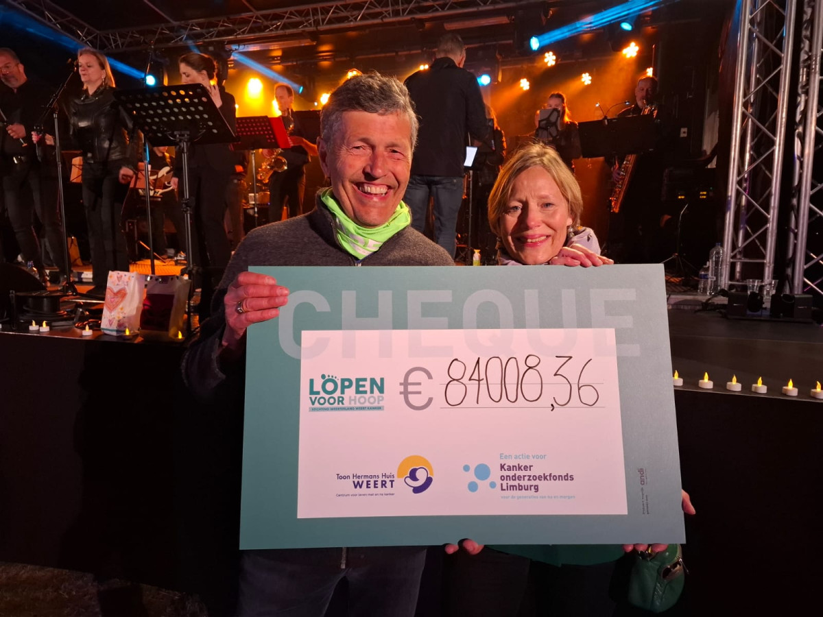 Lopen voor Hoop Weert 2025 - Ineke Griede en cheque