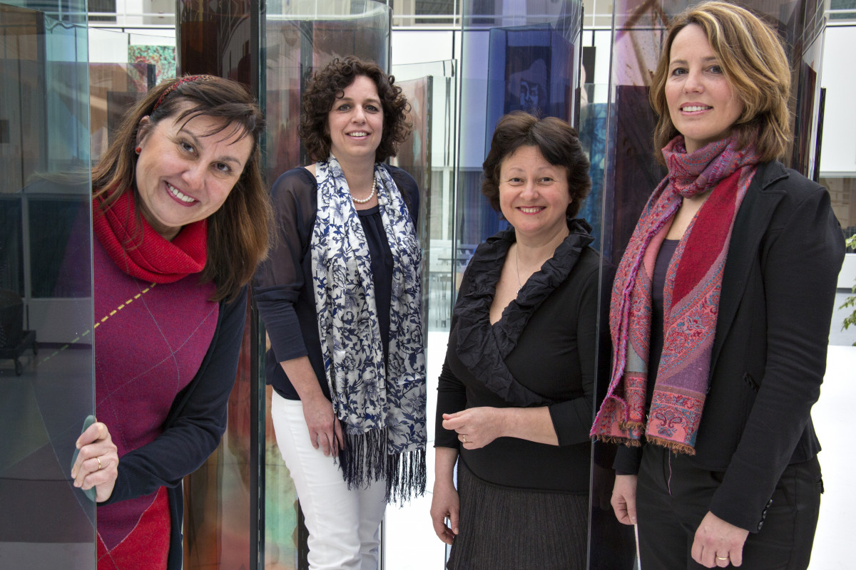 Dr. Encarna Gomez Garcia, Prof.dr. Manon van Engeland, Dr. Silvia Sanduleanu en Prof.dr.ir. Matty Weijenberg, arten/onderzoekers Maastricht UMC+